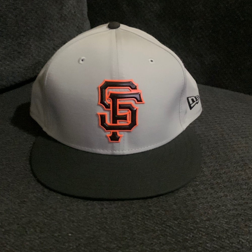 Authentic new era San Francisco Giants fitted size 7 7/8 Excellent